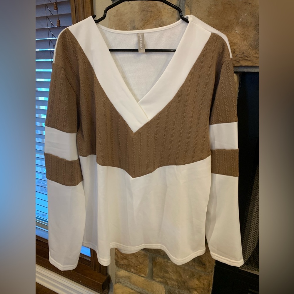 Women’s light weight V neck sweater